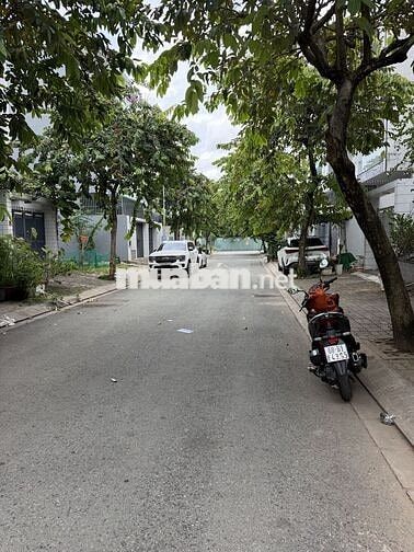 Bán Nhà 10x20m hầm 3 lầu KDC Dương Hồng Xã Bình Hưng, Bình Chánh