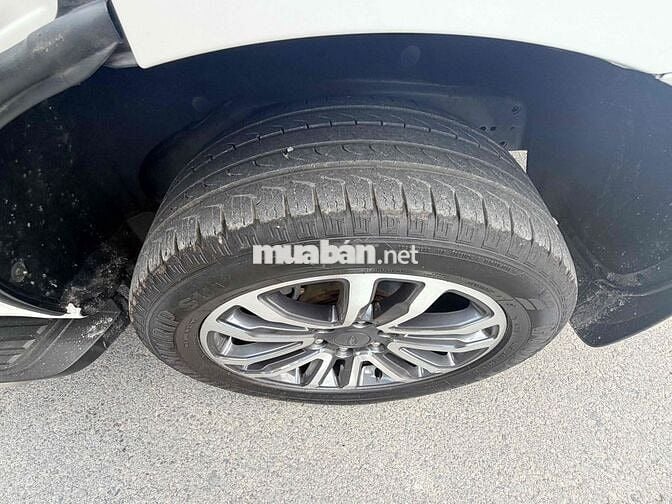 Ford Everest Titanium 2021 Trắng
