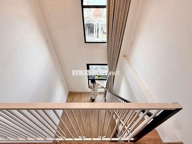 Duplex Gác siêu rộng cao ngay Công Viên Làng Hoa 