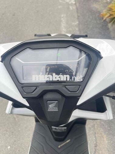 Honda Vario 150 2022 Trắng cam 700 km