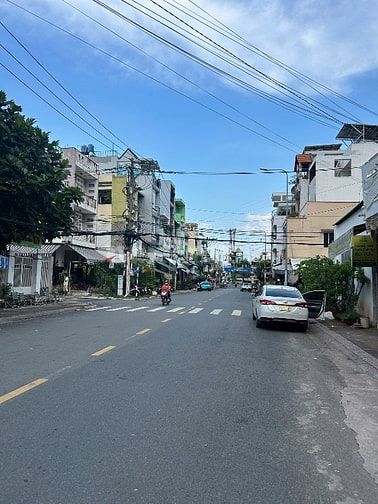 Nhà mặt tien Khu Tên Lửa, Giáp Q6, Ngang 4.5m. Giảm 1.2ty