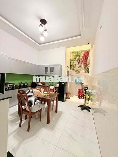 cho thuê nhà Thạnh xuân 22 sân ô tô 4 phòng ngủ 5wc sân thượng