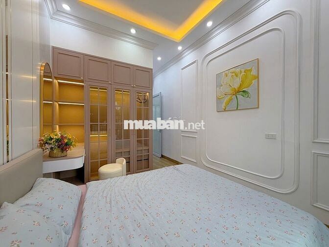  Nhà 3 tầng 4PN 4WC đẹp tại trung tâm thành phố