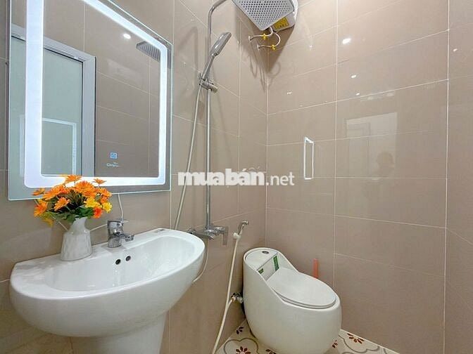  Nhà 3 tầng 4PN 4WC đẹp tại trung tâm thành phố