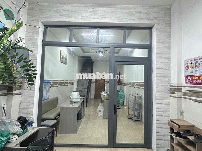NC đinh bộ lĩnh ( sát mặt tiền ) 3pn . đối diện bến xe . ngang 4m