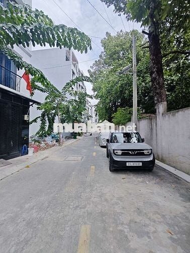 Nhà gần CVPM Quang Trung, 4mx13m, 1 trệt 1 lửng 3 lầu có gara xe hơi