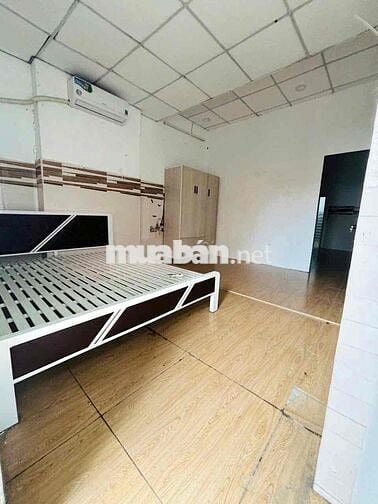 NC đinh bộ lĩnh ( sát mặt tiền ) 3pn . đối diện bến xe . ngang 4m