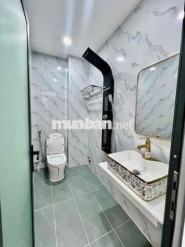 Cho Thuê Nhà Có Sẳn Thang Máy DT 220m2 1Trệt 3Lầu 4Pn 5Wc Hẻm Xe Tải