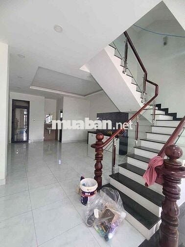 Nhà KDC Phúc Đạt 3 tầng 4pn sẵn 4 máy lạnh