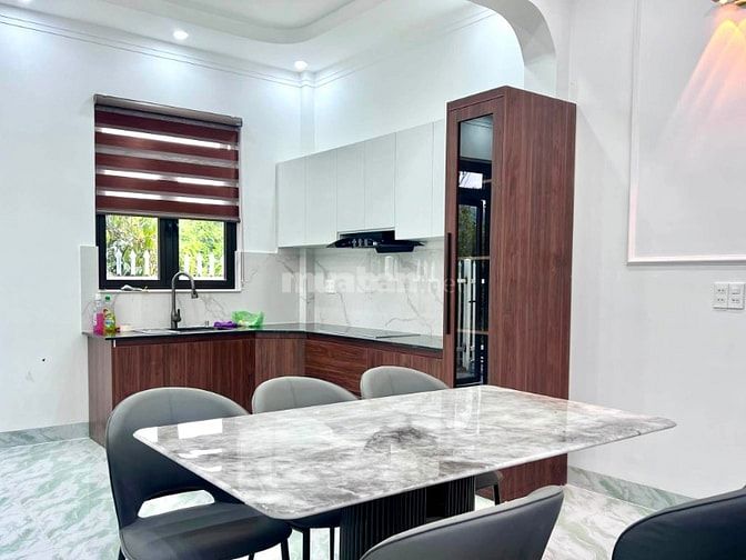 Cần Bán Nhà 140m² Full Thổ Cư Full Nội Thất Trung Tâm Đông Thanh