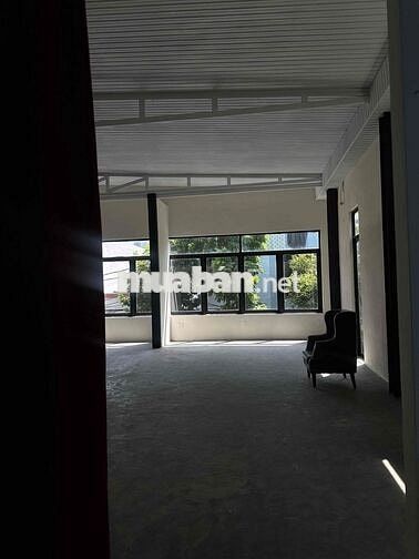 SANG NHƯỢNG MẶT BẰNG 300M² - GẦN BIỂN