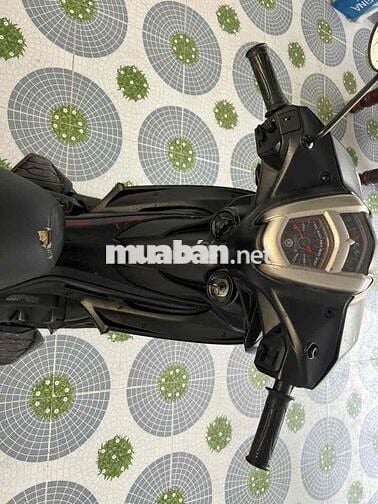 Yamaha LEXam màu Đỏ, Đen