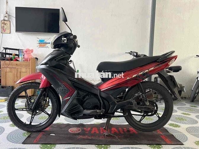 Yamaha LEXam màu Đỏ, Đen