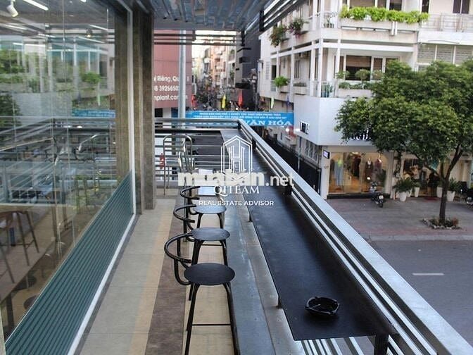 NGANG 20M - GÓC 3 MẶT TIỀN – LÊ THỊ RIÊNG , QUẬN 1 - 2 TẦNG SUỐT ĐẸP