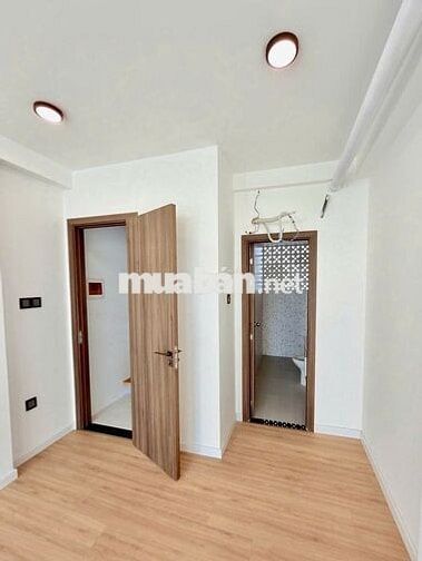 Bán nhà mới BTCT 5 tầng Quận 5 sát Quận 1 