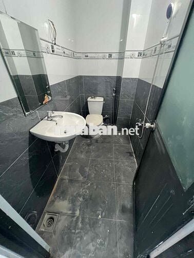 Cho thuê nhà hxh 4x21m 1 lầu 2pn 2wc 8tr tháng
