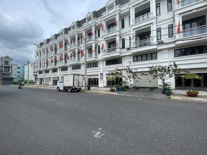 Shophouse mặt tiền chợ An Sương 5 x 20, 5 tầng chỉ 14.35 tỷ