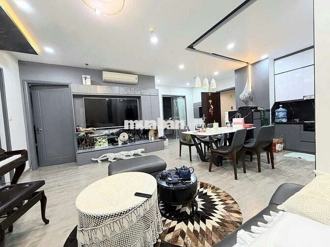 Căn hộ 18T Lê Văn Lương 102m2 3PNKK, tặng full NT, view đẹp, slot ô tô