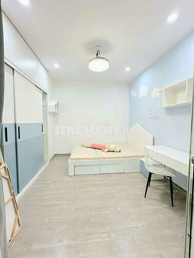 Căn hộ 18T Lê Văn Lương 102m2 3PNKK, tặng full NT, view đẹp, slot ô tô