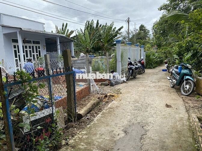 Bán đất chính chủ – Sổ đỏ trao tay, gần chợ/trường học/tiện ích.