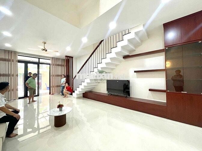 CHO THUÊ NHÀ NGUYÊN CĂN KĐT THÁI HƯNG 3PN GIÁ 22 TRIỆU/THÁNG
