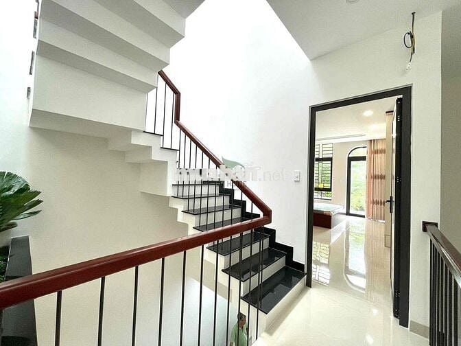 CHO THUÊ NHÀ NGUYÊN CĂN KĐT THÁI HƯNG 3PN GIÁ 22 TRIỆU/THÁNG