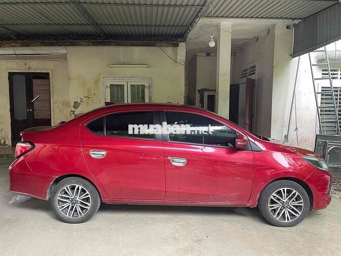 Mitsubishi Attrage 2021 đỏ