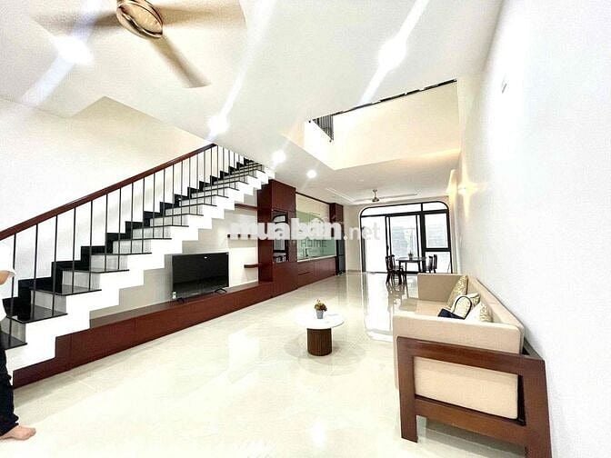 CHO THUÊ NHÀ NGUYÊN CĂN KĐT THÁI HƯNG 3PN GIÁ 22 TRIỆU/THÁNG