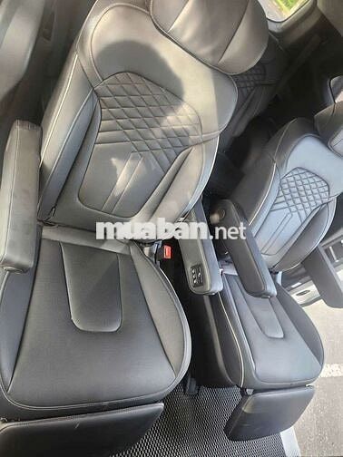 Hyundai Custin Trắng
