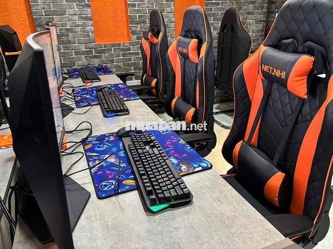 Tuyển Nam phục vụ net ca sáng q12