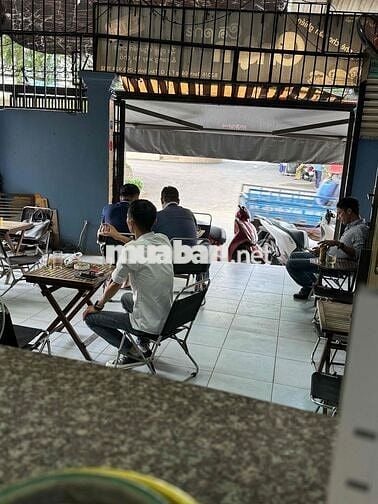 Tiệm bánh mì cà phê Chậm
