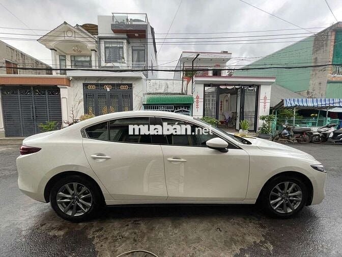 Mazda Mazda 3 2022 Deluxe Trắng 70000 km