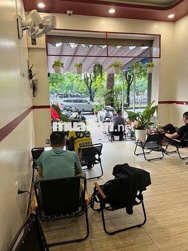 Sang nhượng mặt bằng quán cafe mặt tiền đường Hoàng Sa quận 1