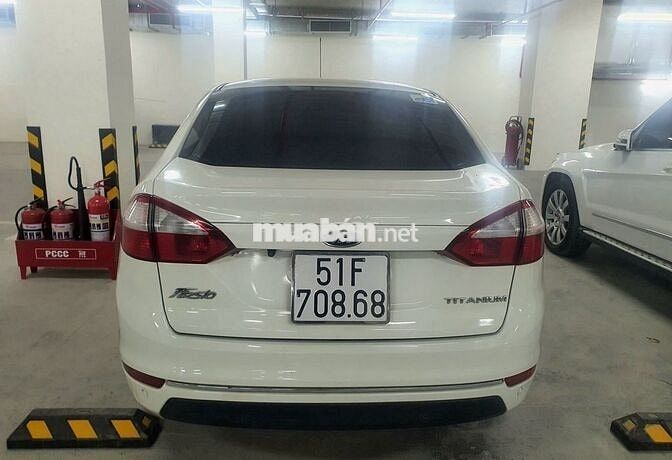 Ford Fiesta Titanium 2016 Trắng 74000 km