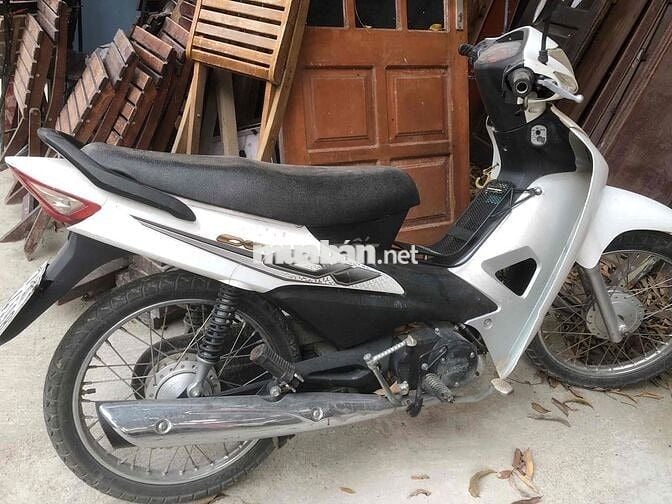 Daelim Trắng Xăng