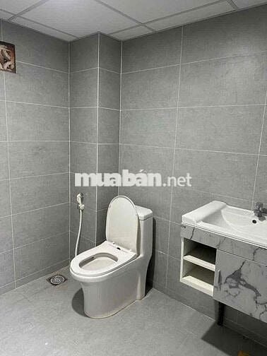 Cho thuê nhà mặt tiền kinh doanh  Nhà 1 trệt 1 lầu đường Huỳnh Văn Ngh