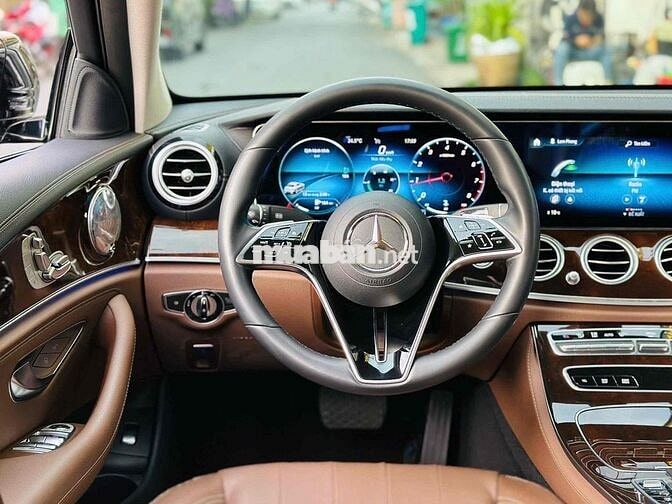 Mercedes-Benz E 200 Exclusive 2021 Đen Tự động