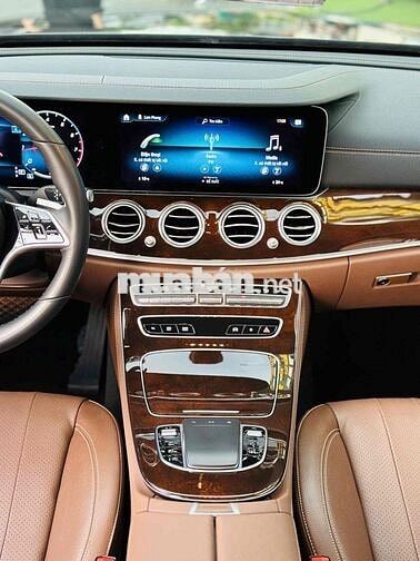 Mercedes-Benz E 200 Exclusive 2021 Đen Tự động