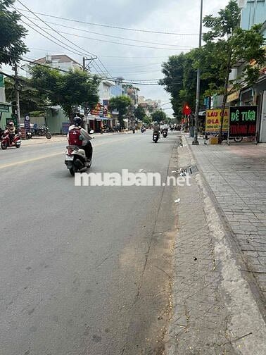 CHO THUÊ NHÀ MẶT TIỀN 1300m2 CHO LÀM CHDV
