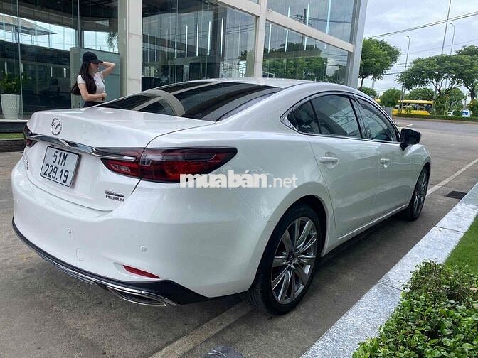 Mazda Mazda 6 2.5 Trắng 5 chỗ
