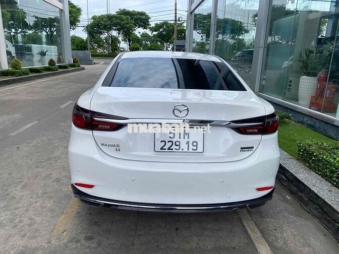 Mazda Mazda 6 2.5 Trắng 5 chỗ
