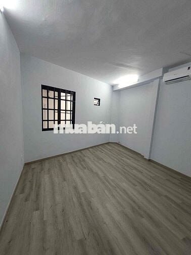 Cho Thuê nhà 2 Mặt tiền, 1 Trệt 1 Lầu Đúc, đường Nguyễn Văn Giai Q1