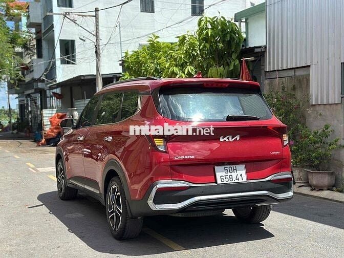 Kia Carens Luxury 2025 Màu đỏ