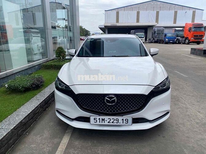 Mazda Mazda 6 2.5 Trắng 5 chỗ