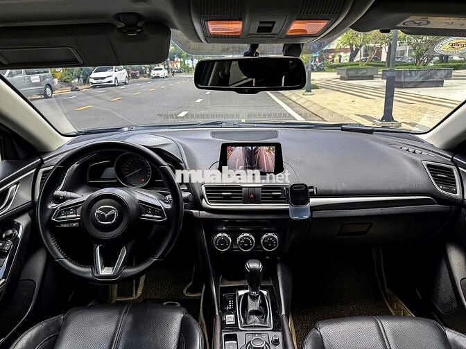 Mazda Mazda3 1.5 Luxury 2020 Đen 25.000 km