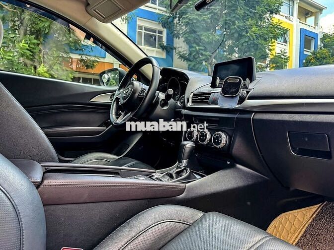 Mazda Mazda3 1.5 Luxury 2020 Đen 25.000 km