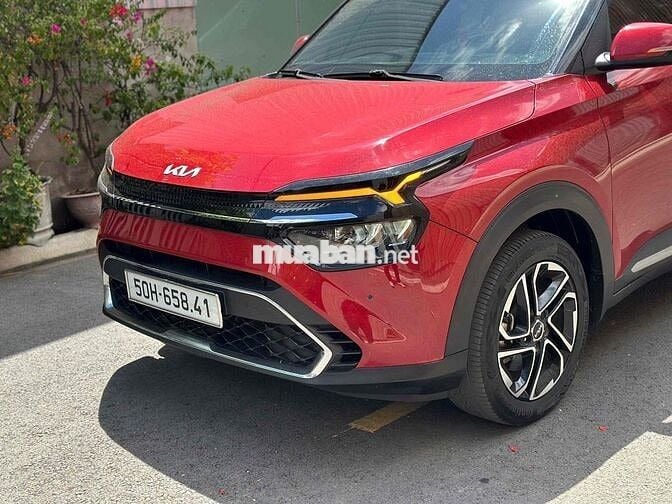 Kia Carens Luxury 2025 Màu đỏ