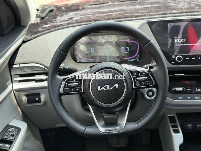 Kia Carens Luxury 2025 Màu đỏ
