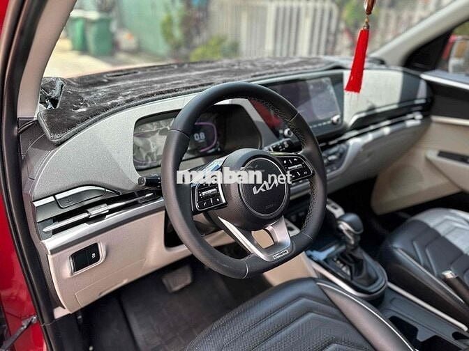 Kia Carens Luxury 2025 Màu đỏ