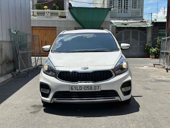 Kia Rondo 2018 Trắng Số tự động